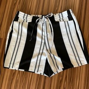 Inc International Concepts Black & White Dress Shorts Size Large